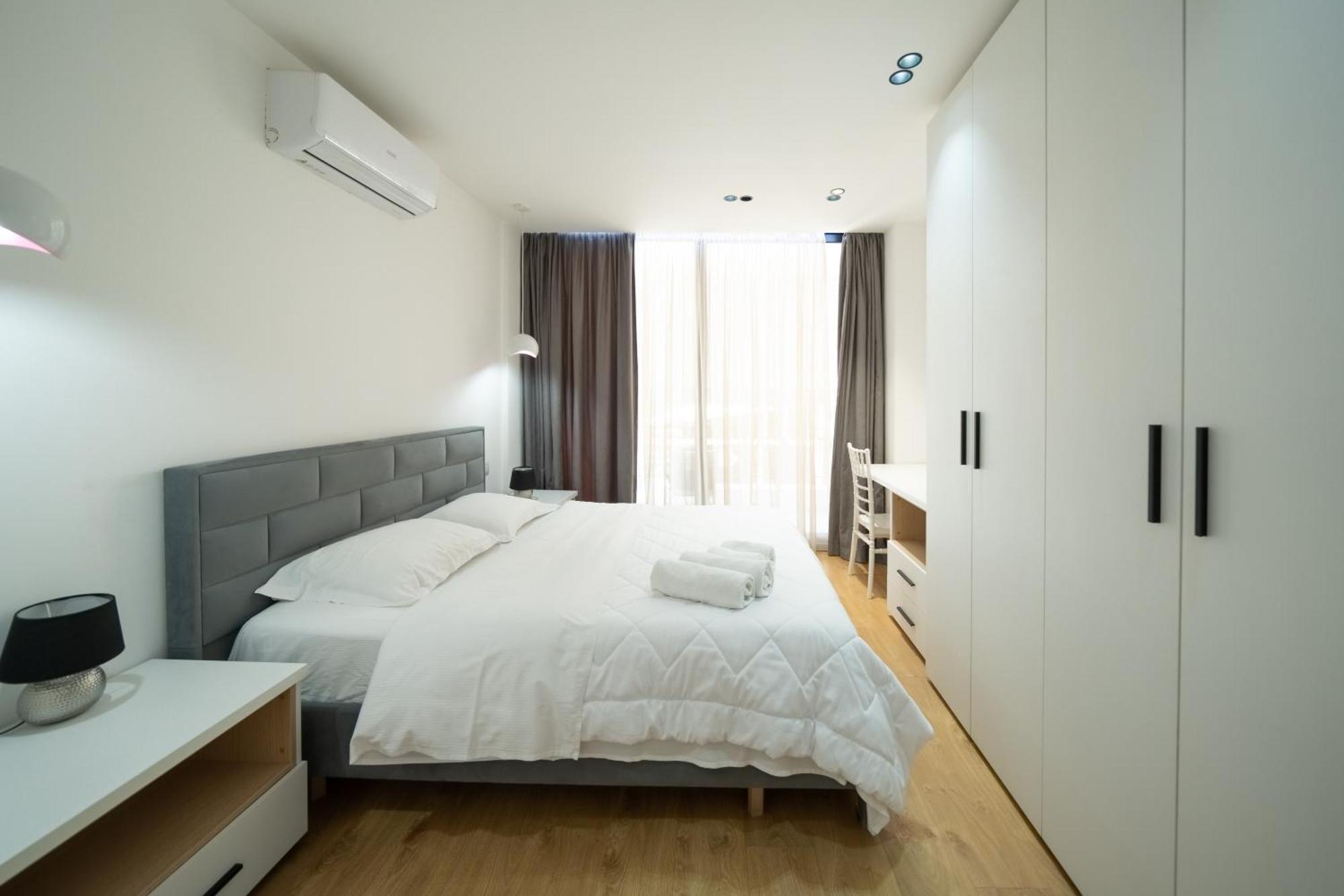Cosy Urban Central Apartment Tirana Exterior photo