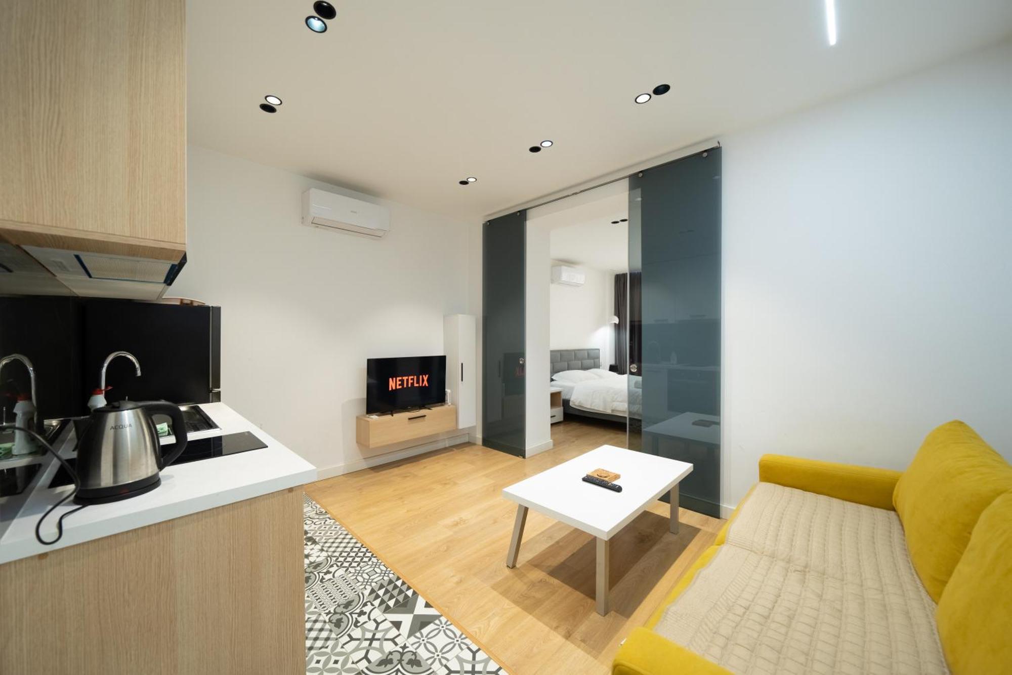 Cosy Urban Central Apartment Tirana Exterior photo